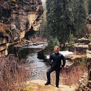 Meet your Posher, Adriana